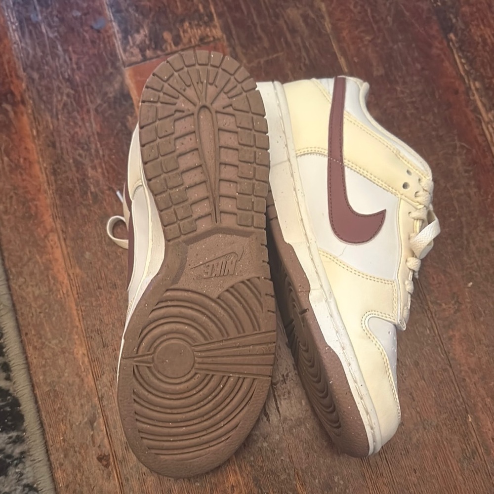 Cream and Brown dunks - Picture 3 of 3